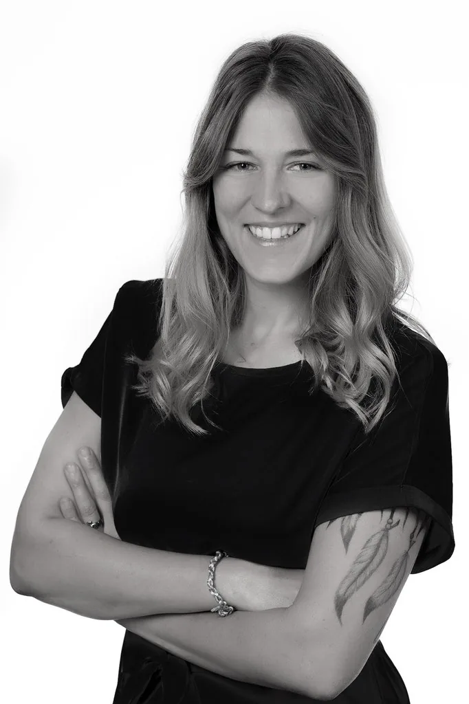 Jennifer Adler — Friseurmeisterin bei Hair Lounge Erlangen